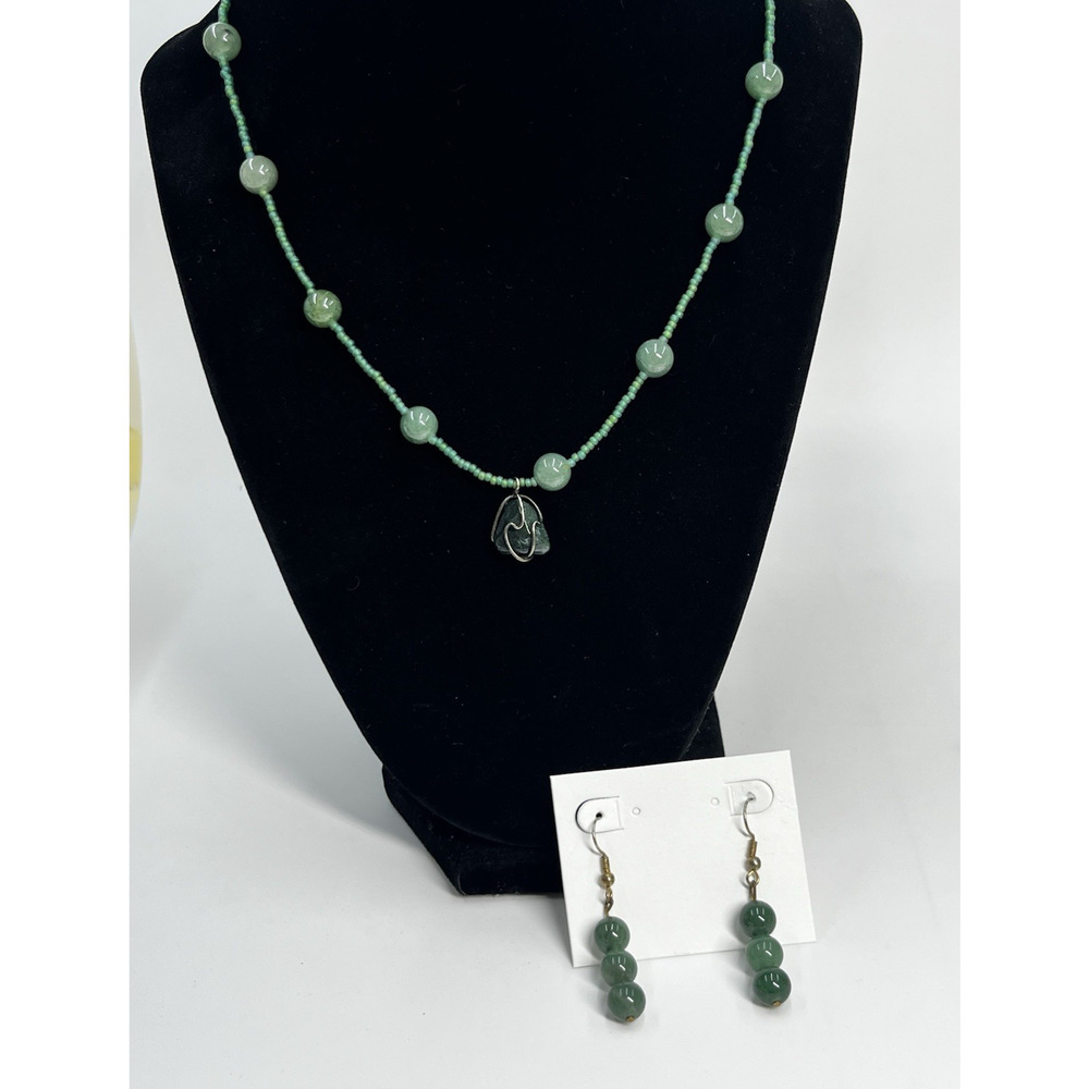 Green Stone Beaded Necklace with Wire Wrapped Pendant & Dangle Earrings